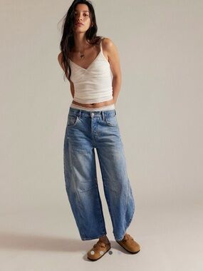 We The Free Light Blue Wide-Leg High-Rise barrel jeans - size 28